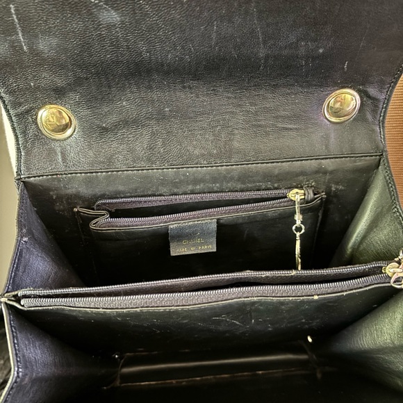 Authentic Chanel handbag good used condition 91/2”x7 1/2” and 4”wide at base - Picture 14 of 14